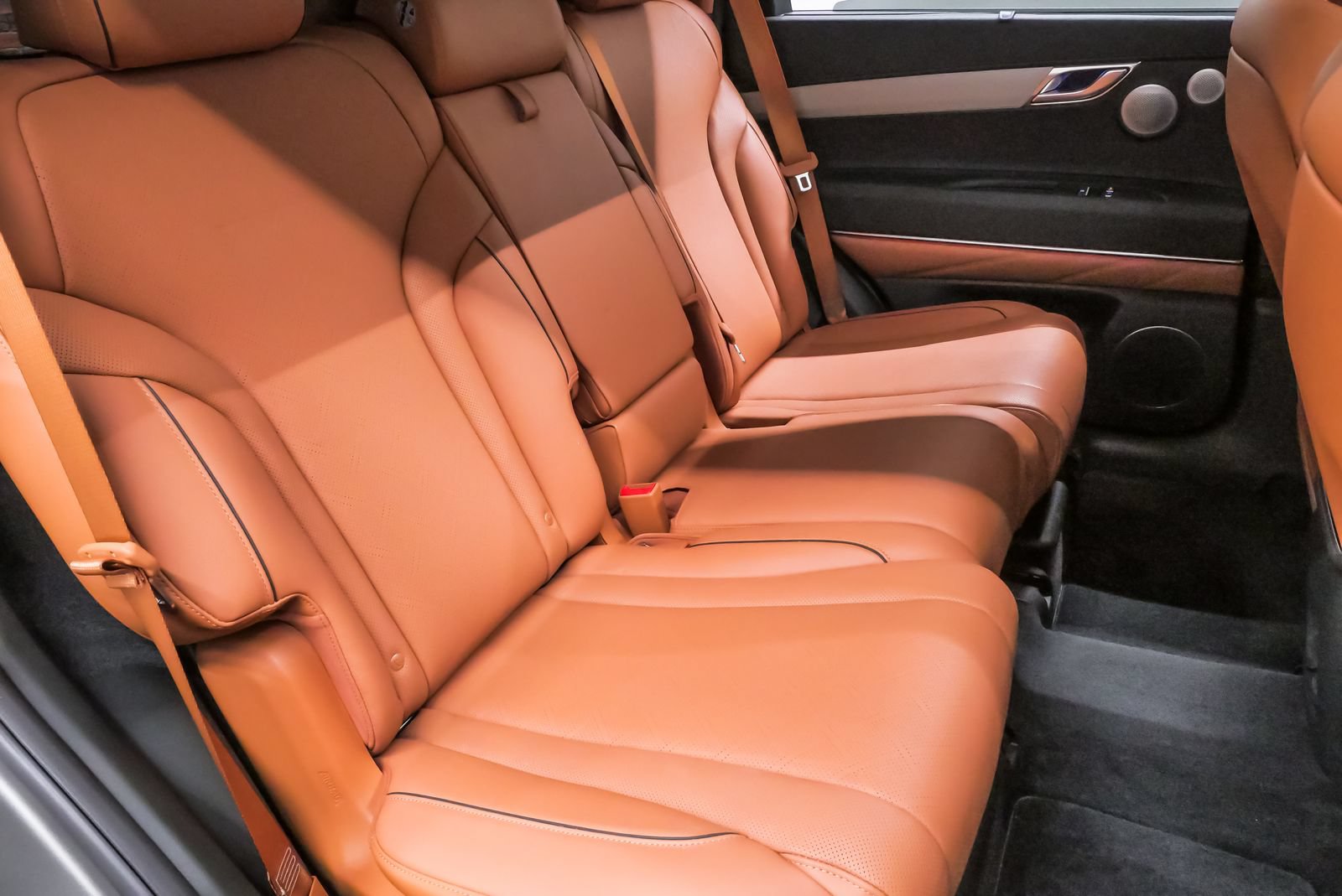 Certified 2025 Genesis GV80 2.5T Prestige AWD/4WD image 12