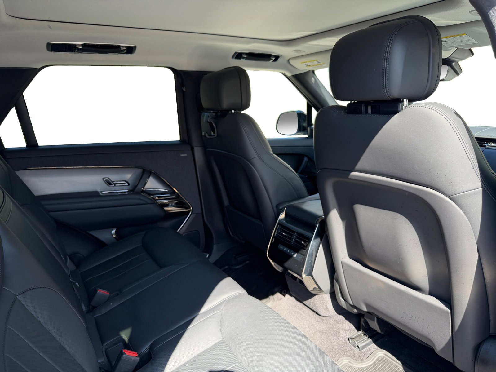 Used 2024 Land Rover Range Rover Sport SE image 20