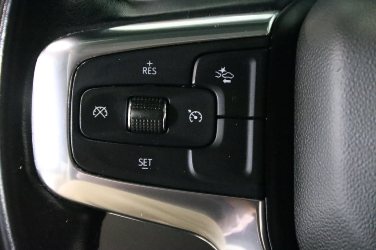 Used 2022 Chevrolet Blazer LT w/ Sound & Technology Package AWD/4WD image 12