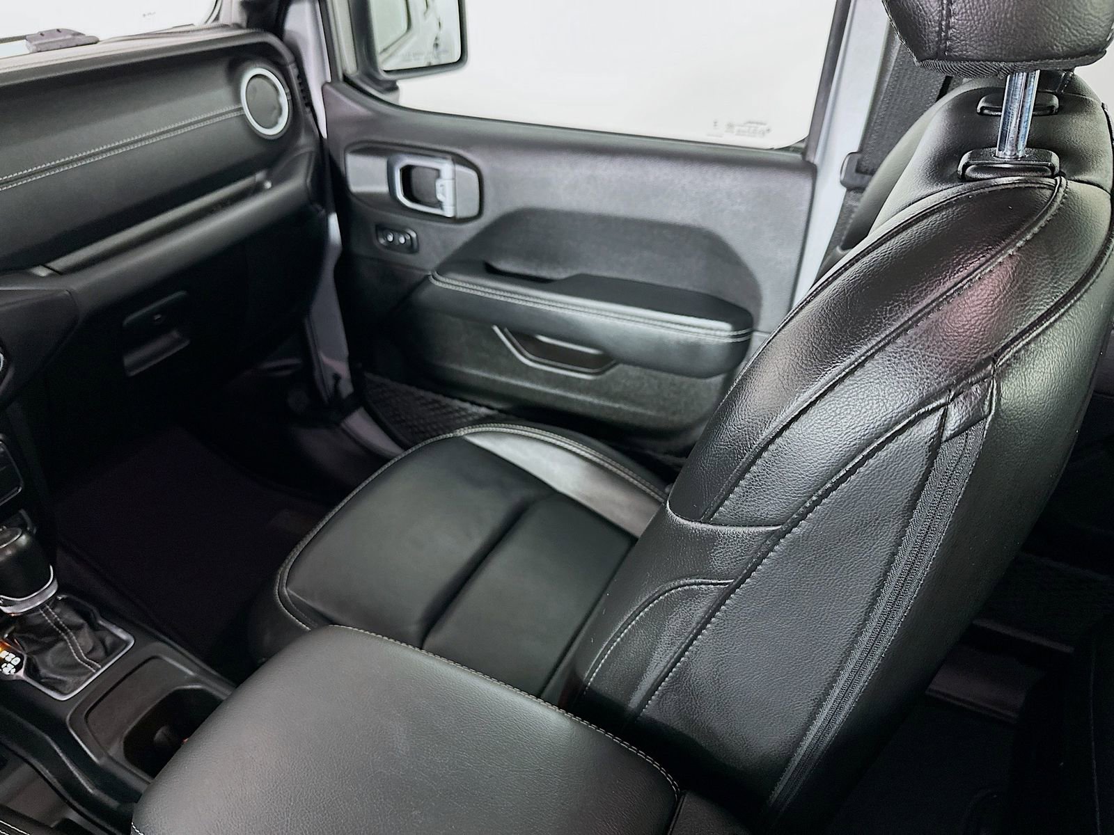 Used 2023 Jeep Wrangler Sahara 4xe image 24