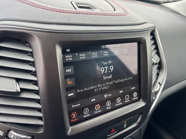 Used 2022 Jeep Cherokee Trailhawk image 20