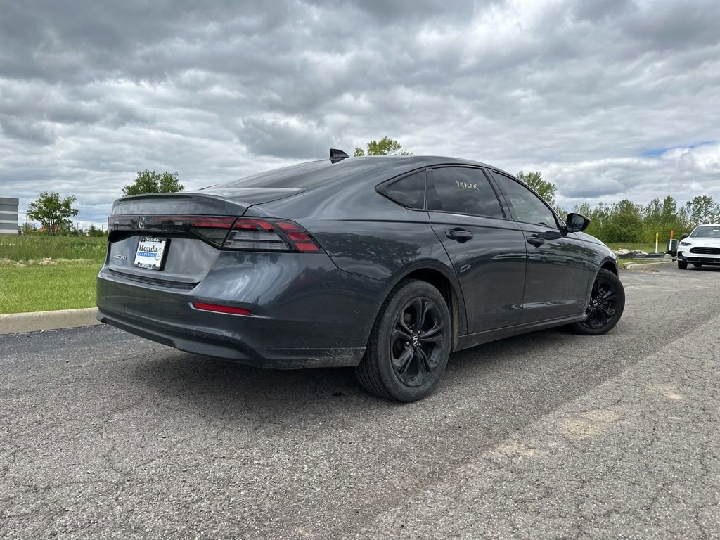 Used 2025 Honda Accord SE image 12