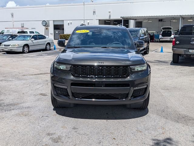 Used 2024 Jeep Grand Cherokee L Limited w/ Luxury Tech Group II RWD image 2