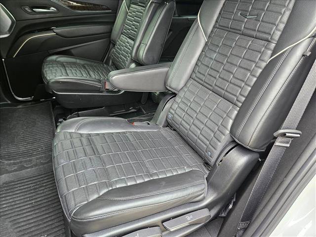 Used 2024 Cadillac Escalade Sport Platinum w/ Heavy-Duty Trailer Package AWD/4WD image 15