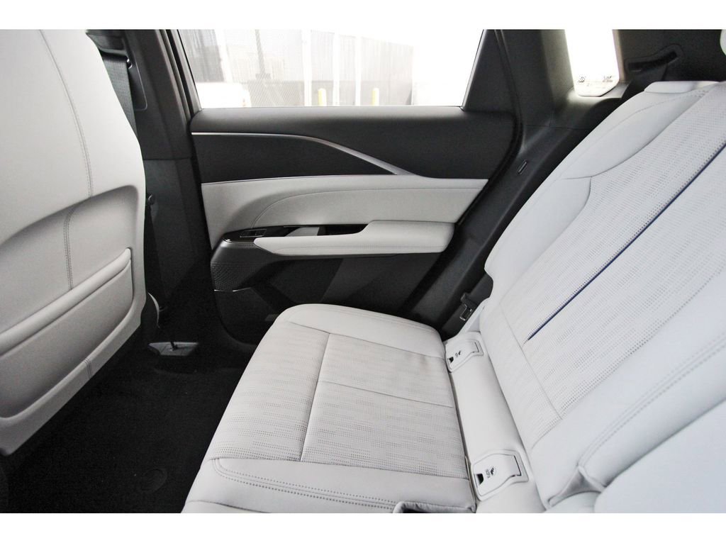New 2026 Cadillac Lyriq Luxury AWD/4WD image 12