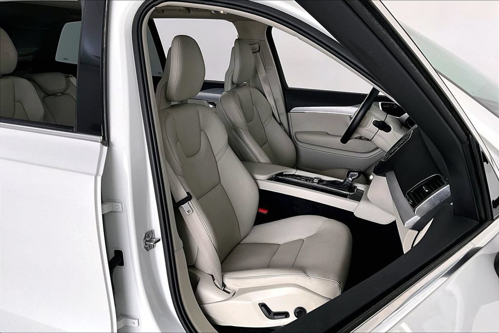 Used 2021 Volvo XC90 T5 Momentum w/ Advanced Package AWD/4WD image 8