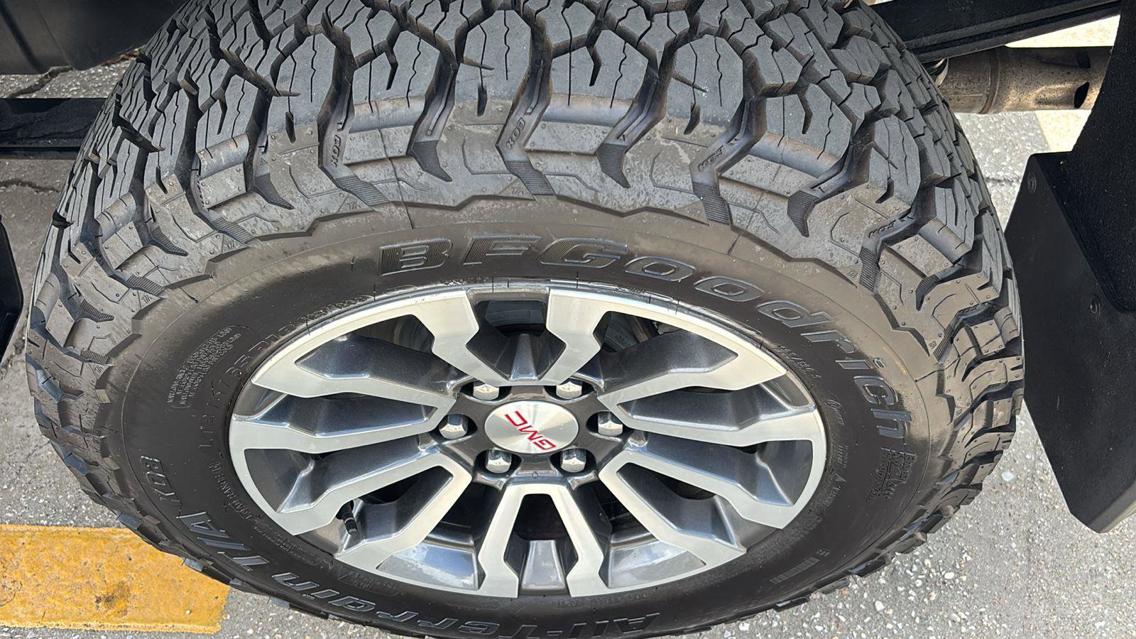 Used 2023 GMC Sierra 1500 AT4 w/ AT4 Premium Package AWD/4WD image 13