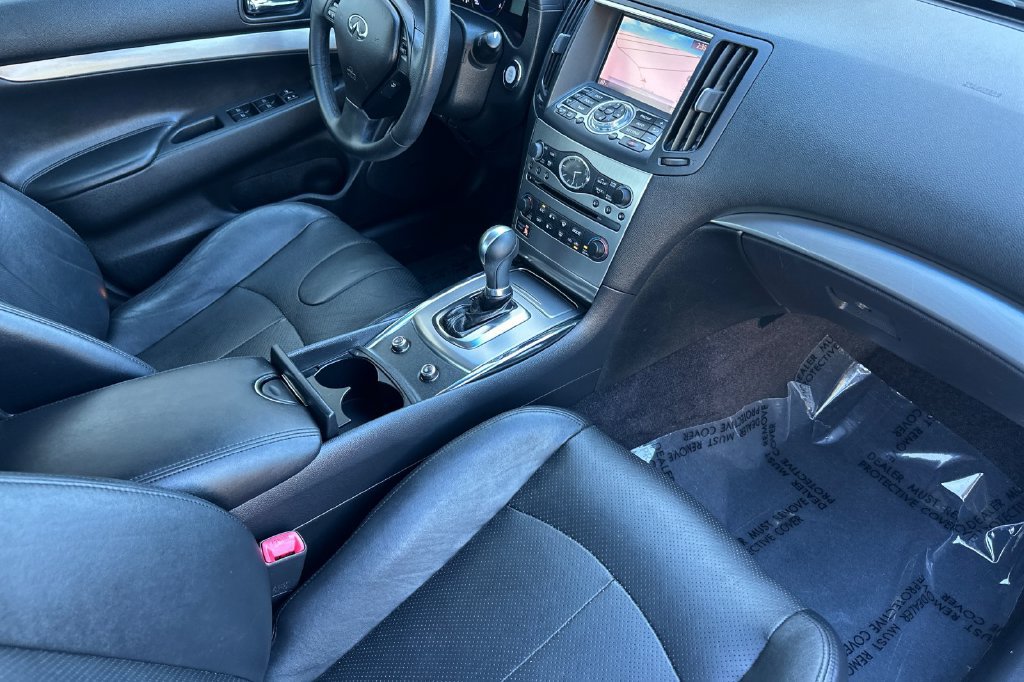 Used 2015 INFINITI Q40 w/ Navigation Package RWD image 14