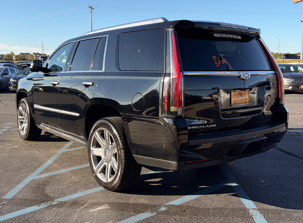 Used 2017 Cadillac Escalade Premium Luxury AWD/4WD image 29