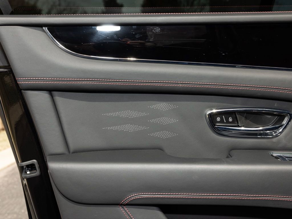 Certified 2025 Bentley Bentayga image 28