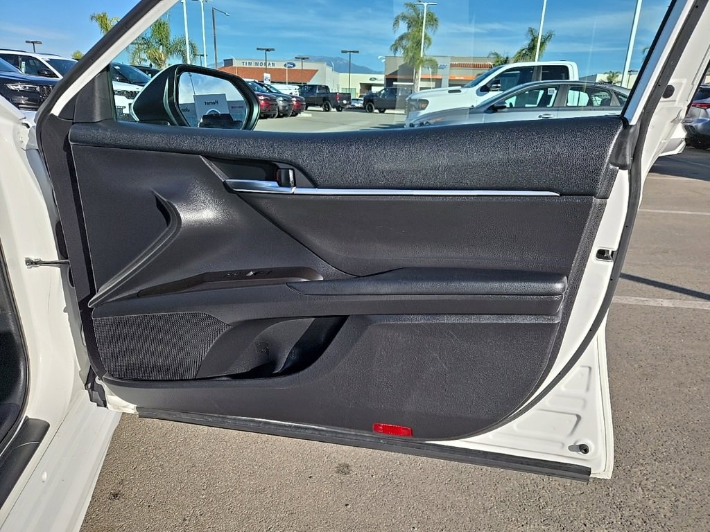 Used 2023 Toyota Camry SE image 30