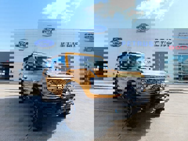 Used 2021 Ford Bronco Badlands image 2