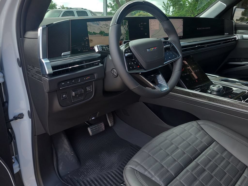 Used 2026 Cadillac Escalade V w/ LPO, ONYX Package AWD/4WD image 18