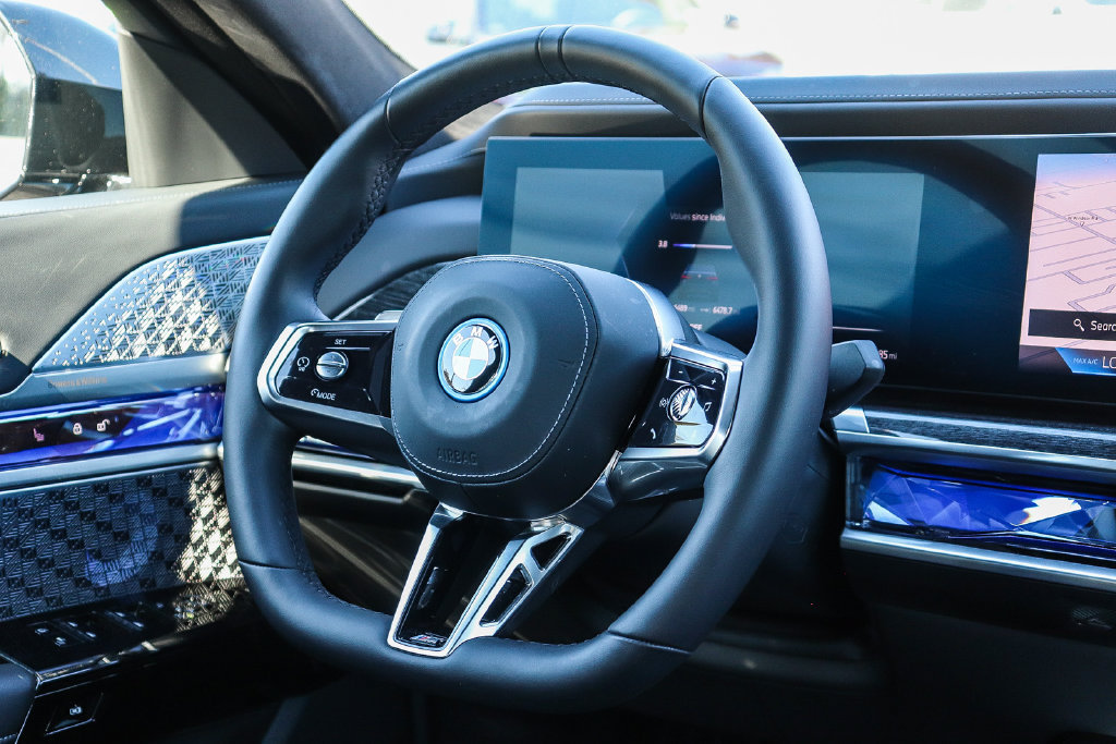 Used 2026 BMW i7 eDrive50 w/ Executive Package RWD image 15