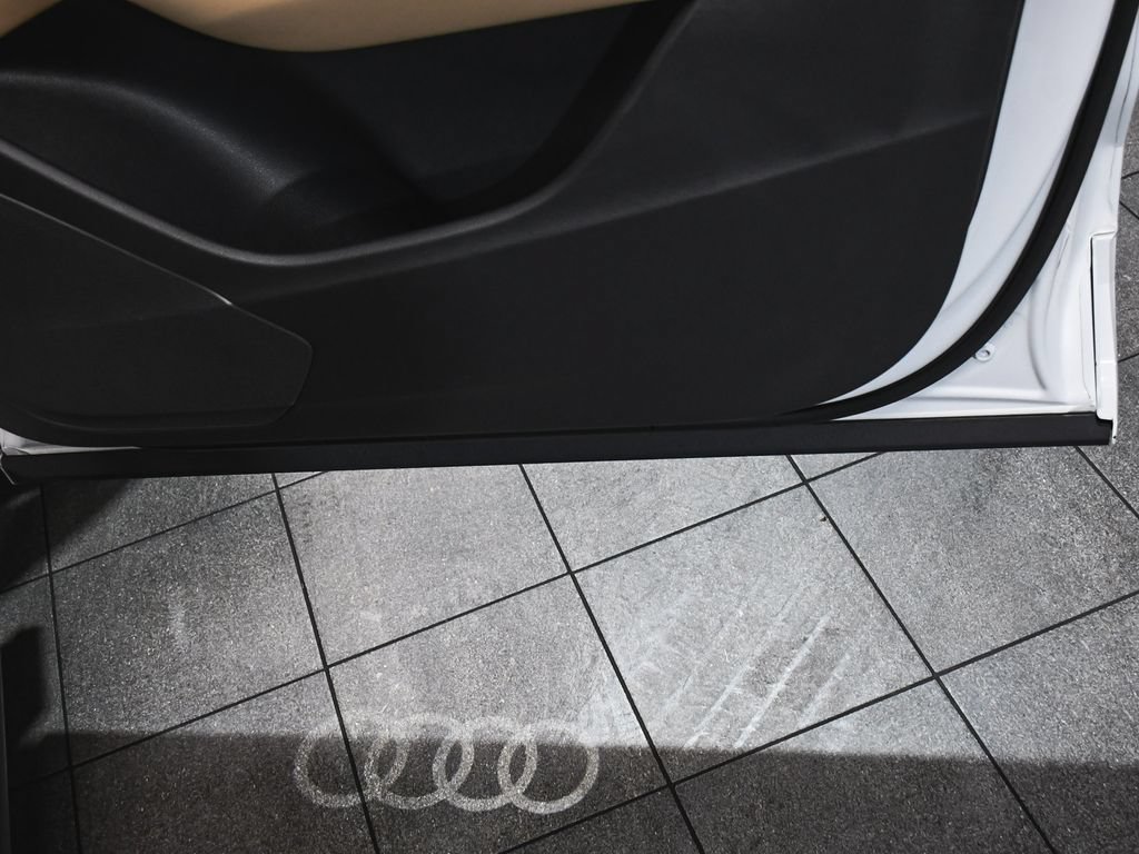 Used 2022 Audi Q8 Premium AWD/4WD image 21