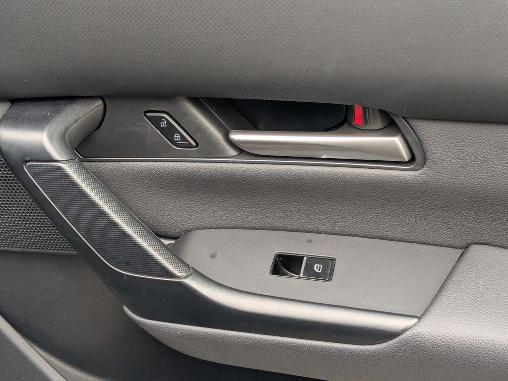 Used 2025 MAZDA CX-50 AWD 2.5 S w/ Premium Package image 32