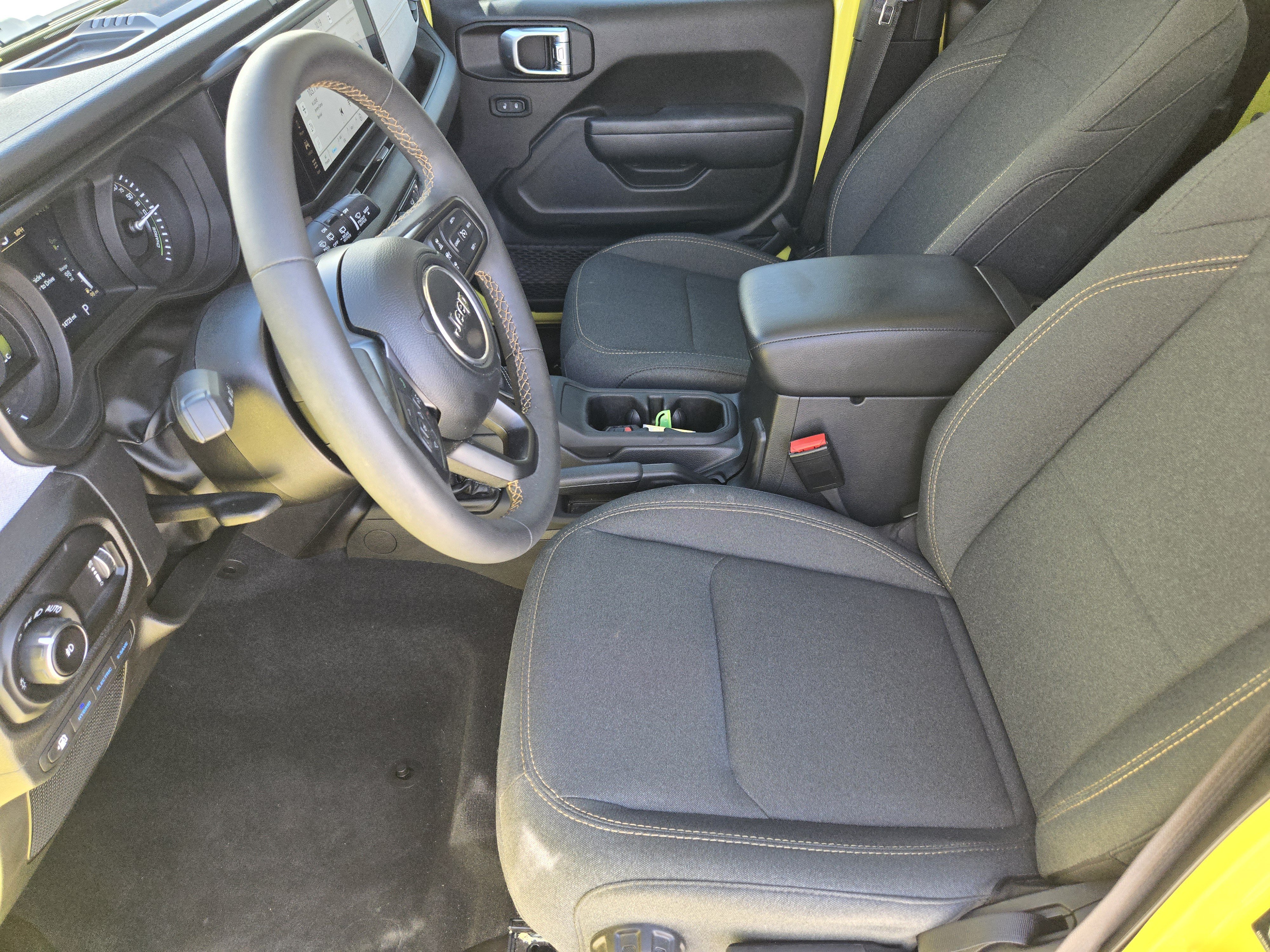 Used 2024 Jeep Wrangler Unlimited AWD/4WD image 14