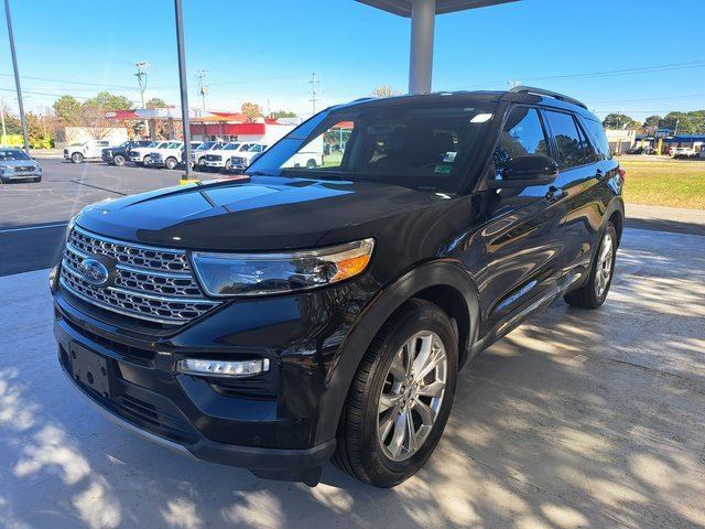 Certified 2021 Ford Explorer Limited w/ Equipment Group 301A image 3