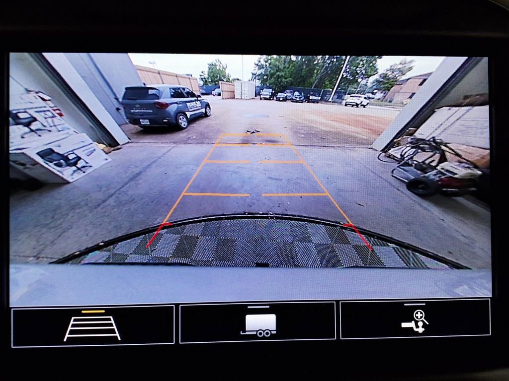 Used 2020 Chevrolet Silverado 1500 LT w/ Texas Edition AWD/4WD image 14