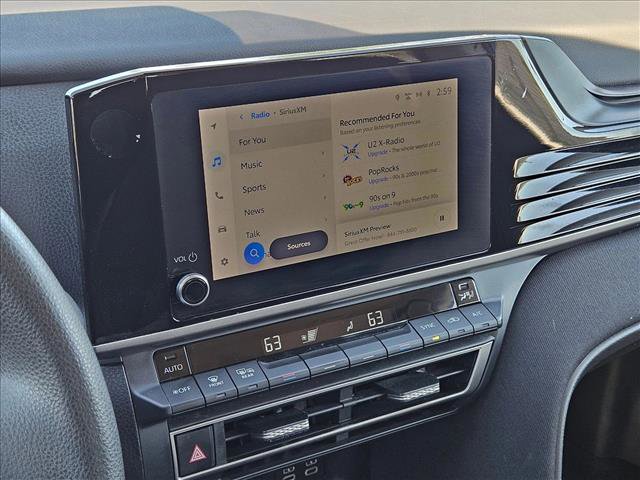 Used 2025 Toyota Camry LE image 14