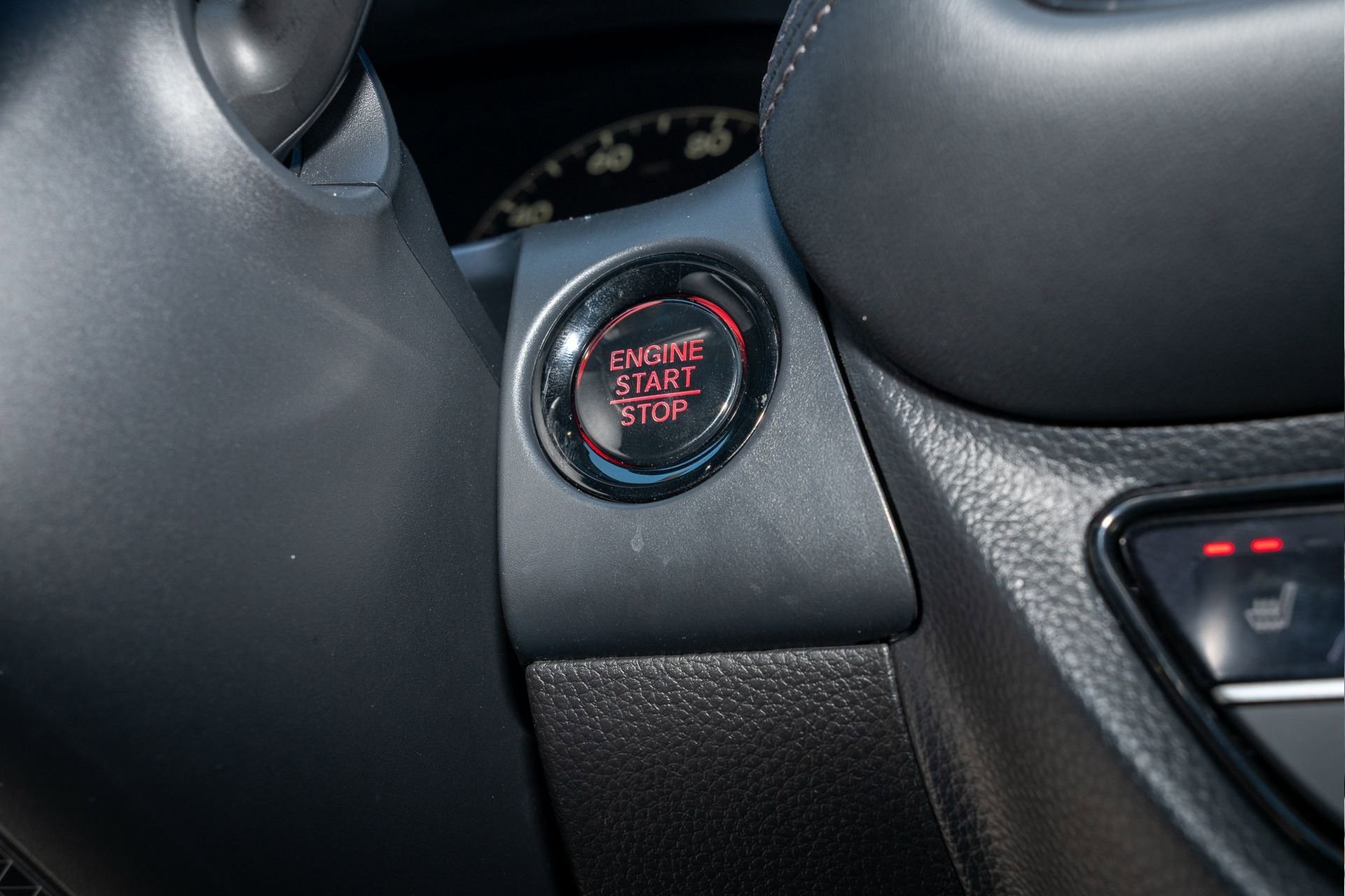 Certified 2025 Honda HR-V EX-L image 29