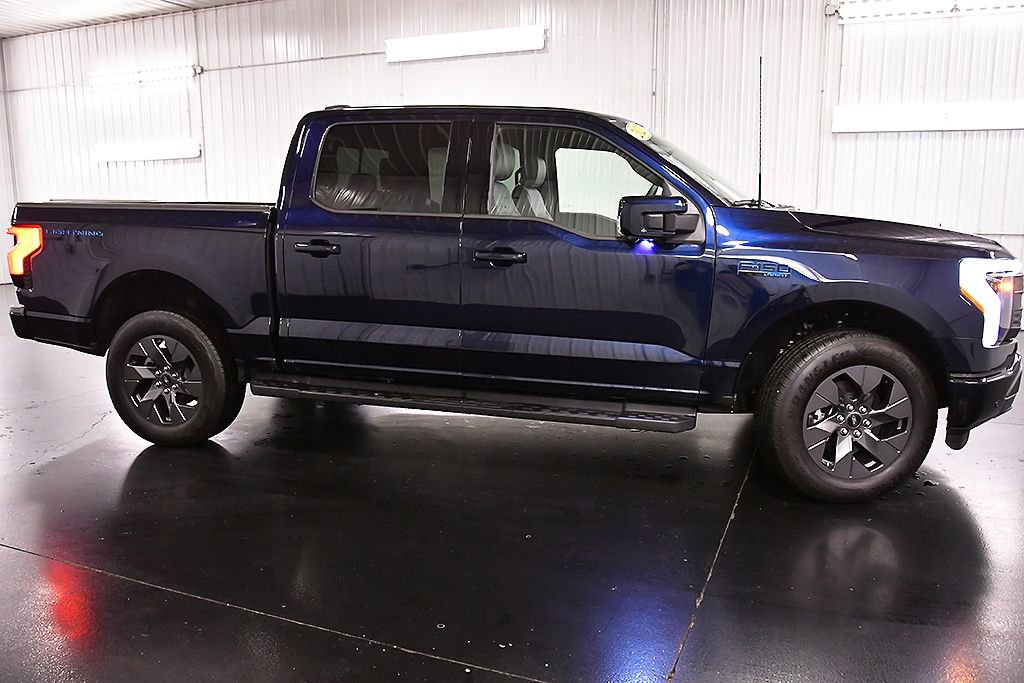 Used 2025 Ford F150 Lightning Lariat AWD/4WD image 8