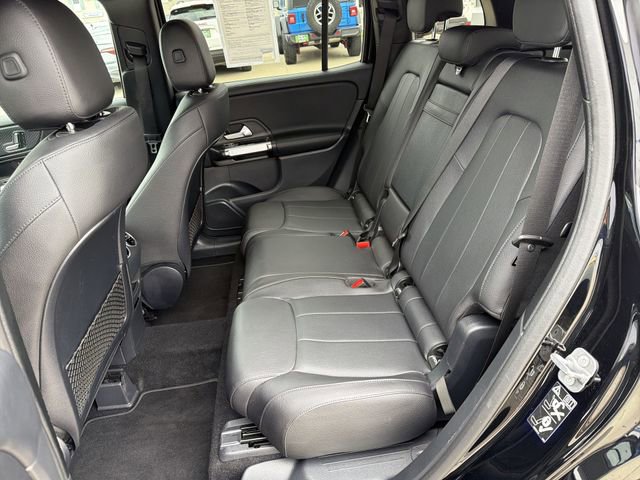 Used 2025 Mercedes-Benz GLB 250 image 23