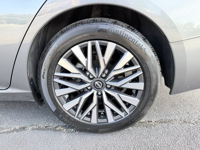 Used 2025 Nissan Altima 2.5 SV FWD image 36