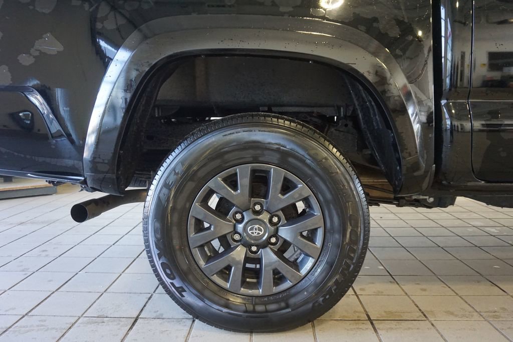 Used 2023 Toyota Tacoma SR5 AWD/4WD image 28