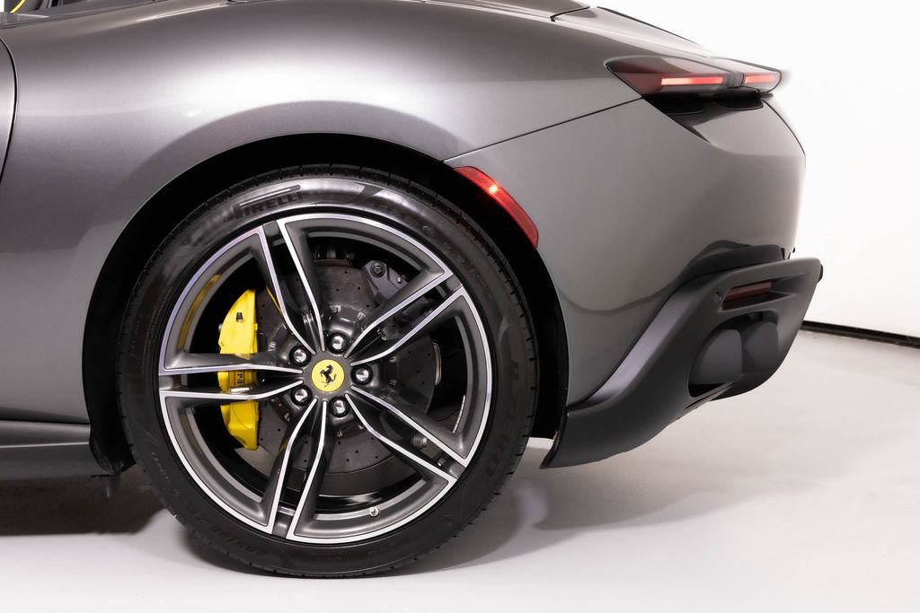 Used 2025 Ferrari Roma Spider RWD image 25