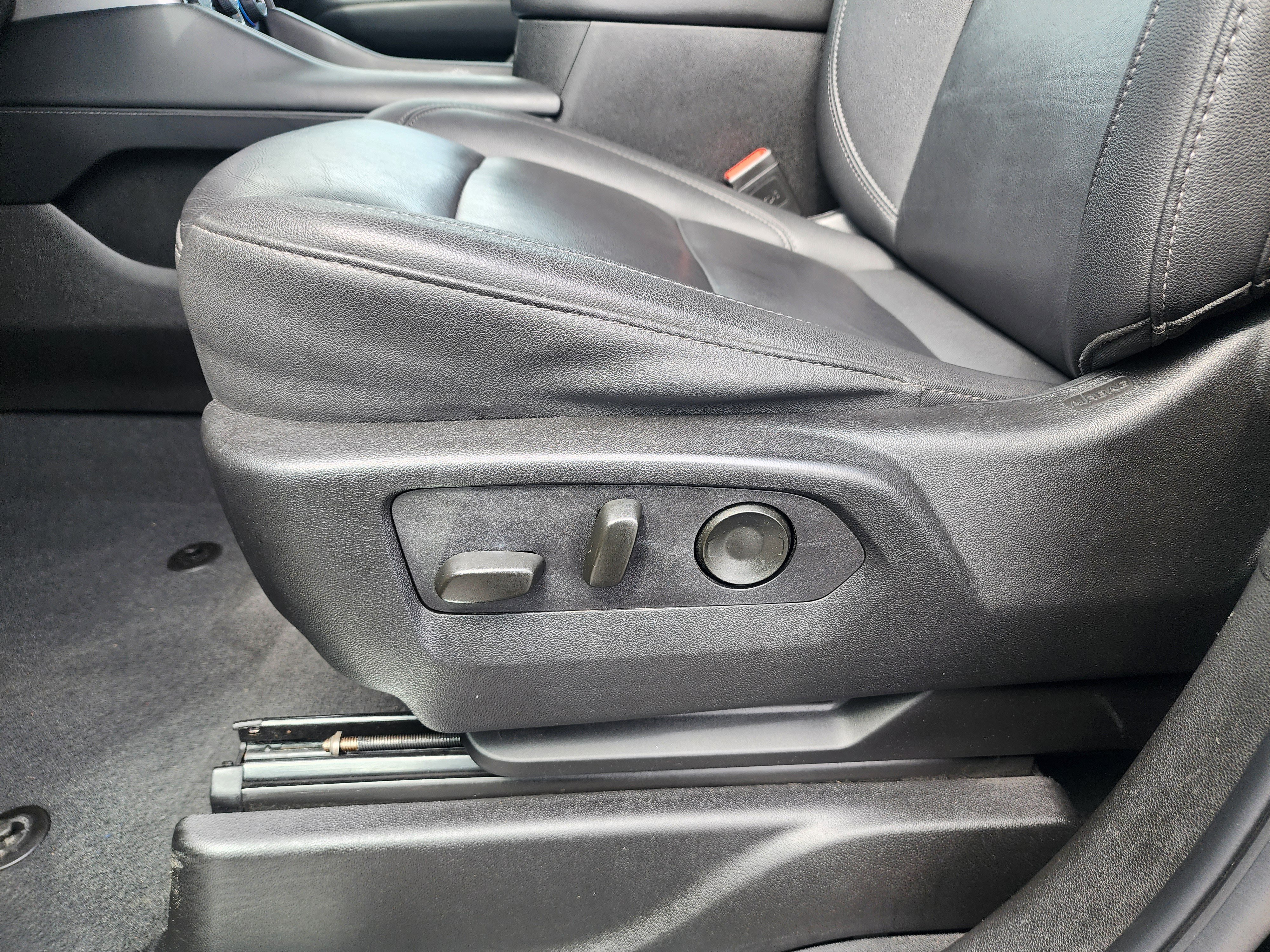 Used 2024 Chevrolet Suburban LT AWD/4WD image 26