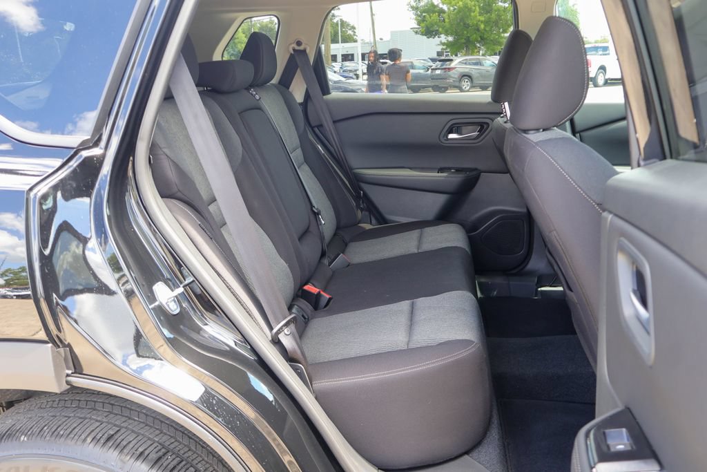 Certified 2026 Nissan Rogue SV FWD image 10