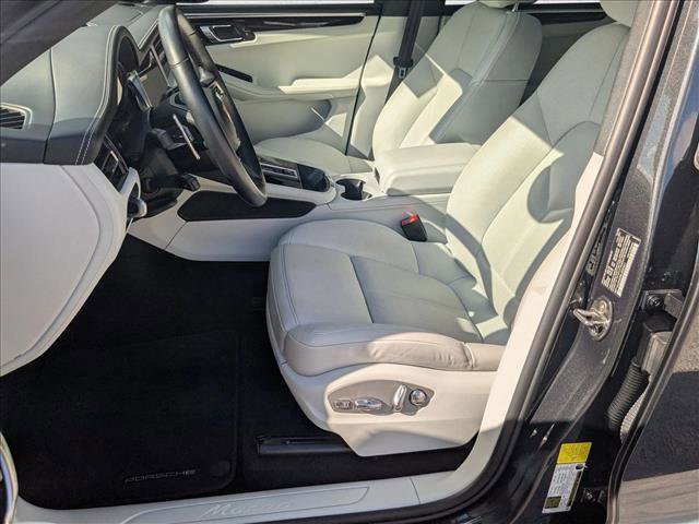 Used 2024 Porsche Macan image 17