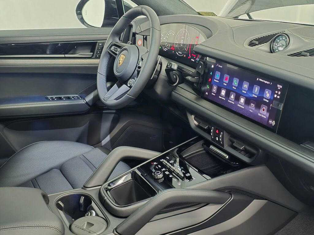 New 2026 Porsche Cayenne GTS image 29