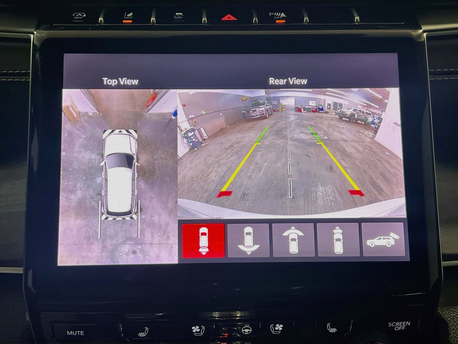 Used 2025 Jeep Grand Cherokee Limited w/ Luxury Tech Group II AWD/4WD image 10