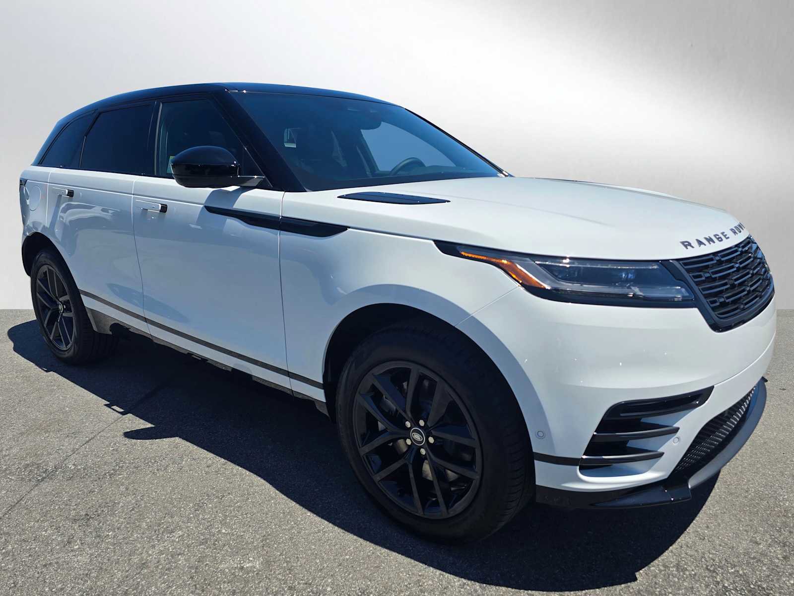 Used 2026 Land Rover Range Rover Velar Dynamic SE