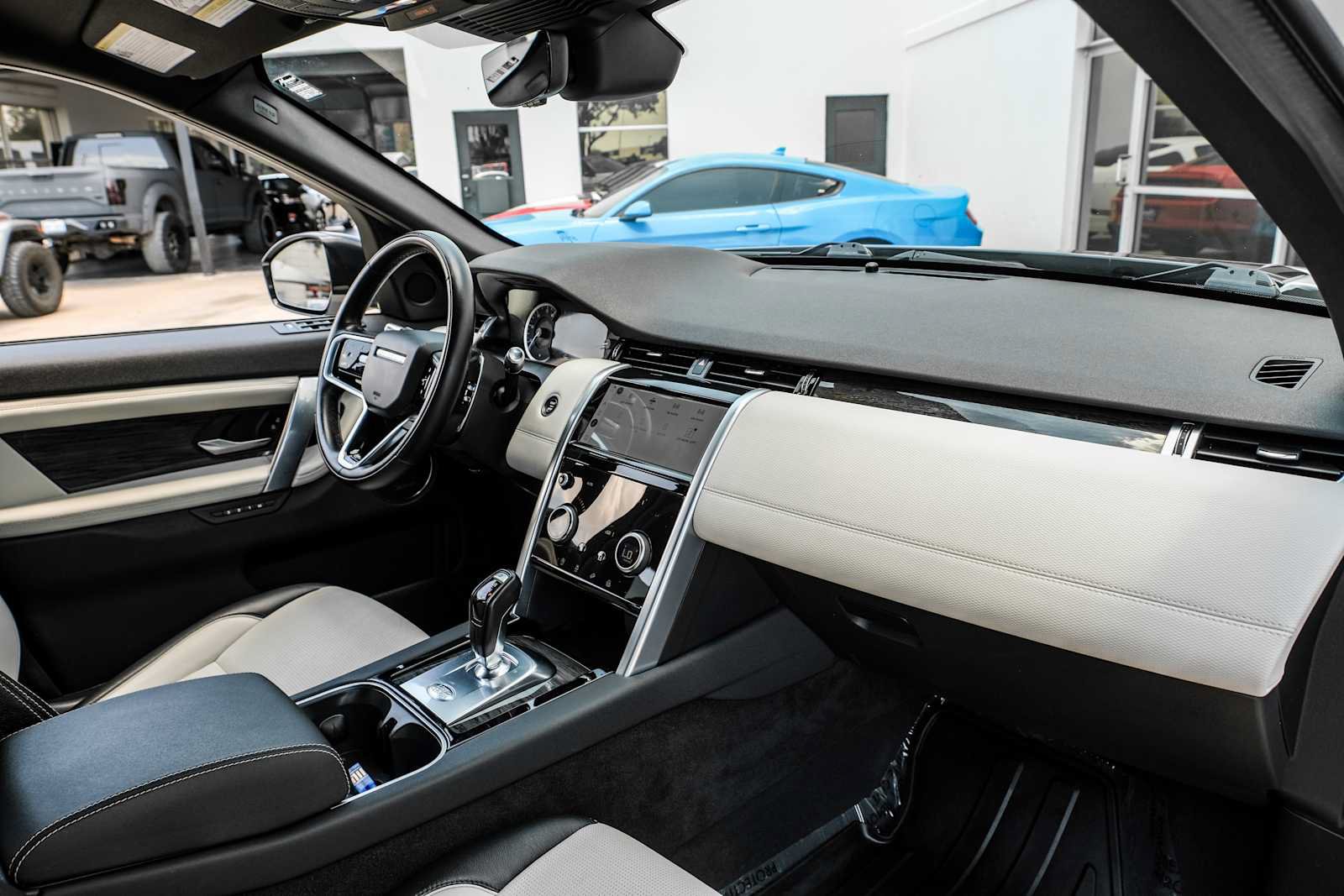 Used 2022 Land Rover Discovery Sport S R-Dynamic AWD/4WD image 13