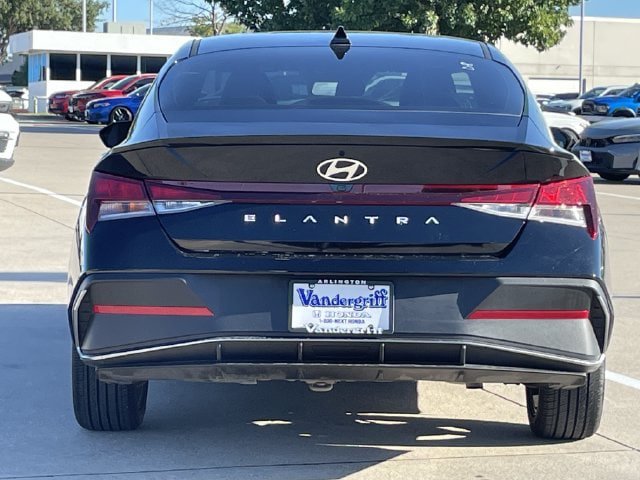 Used 2026 Hyundai Elantra Sport FWD image 5