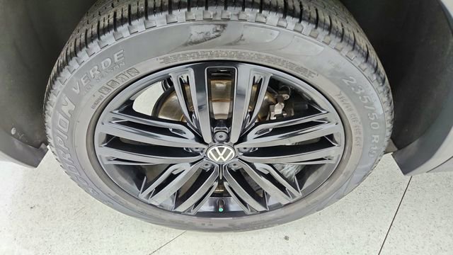 Used 2022 Volkswagen Tiguan SE R-Line image 59