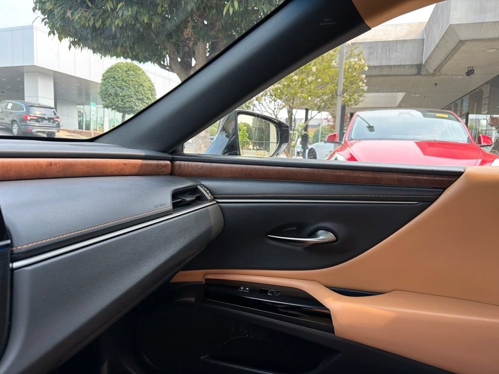 Used 2023 Lexus ES 350 w/ Premium Package FWD image 31