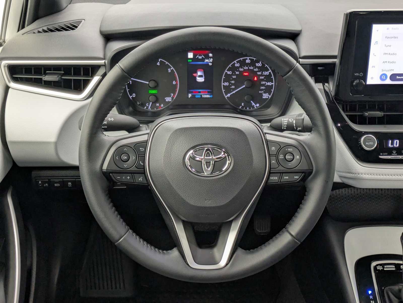 Used 2025 Toyota Corolla SE w/ Convenience Package FWD image 23