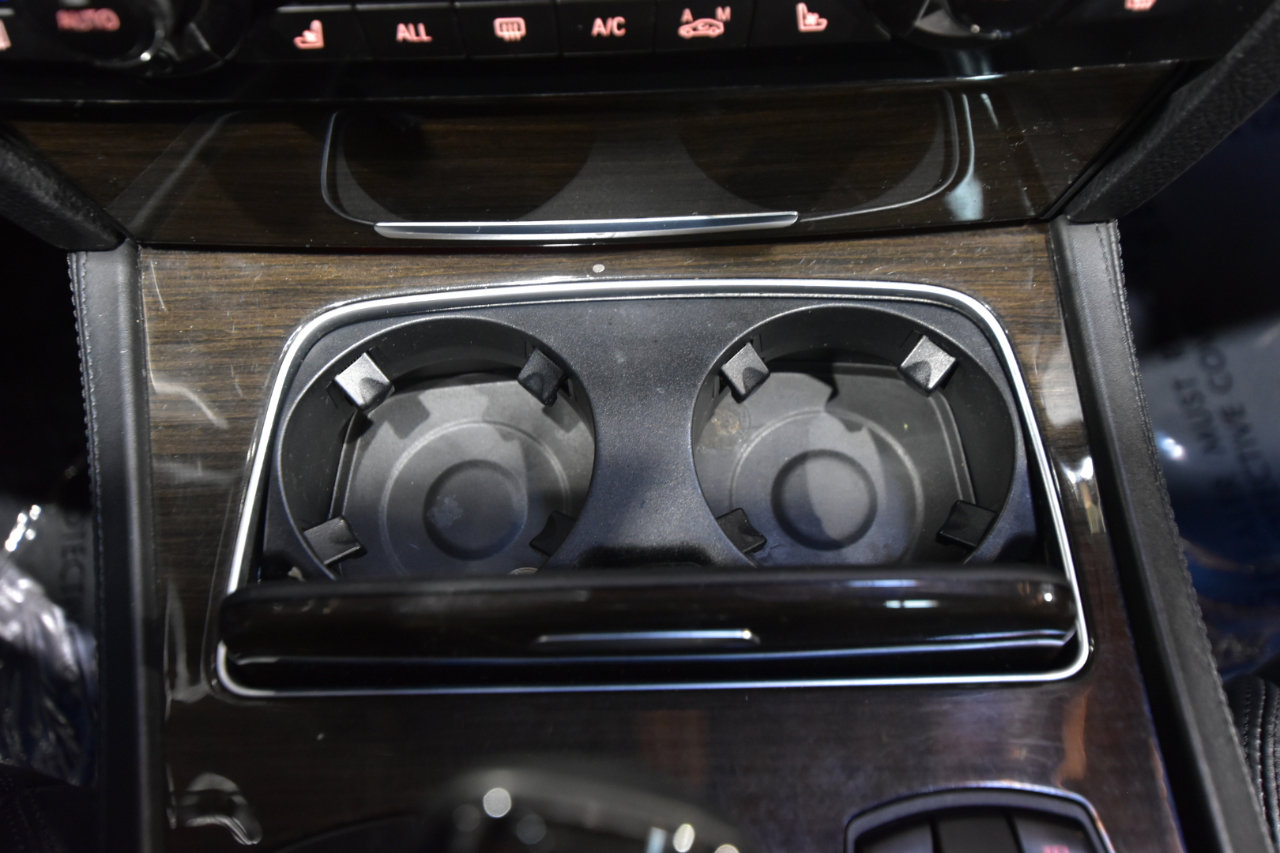 Used 2013 BMW 750i xDrive image 33