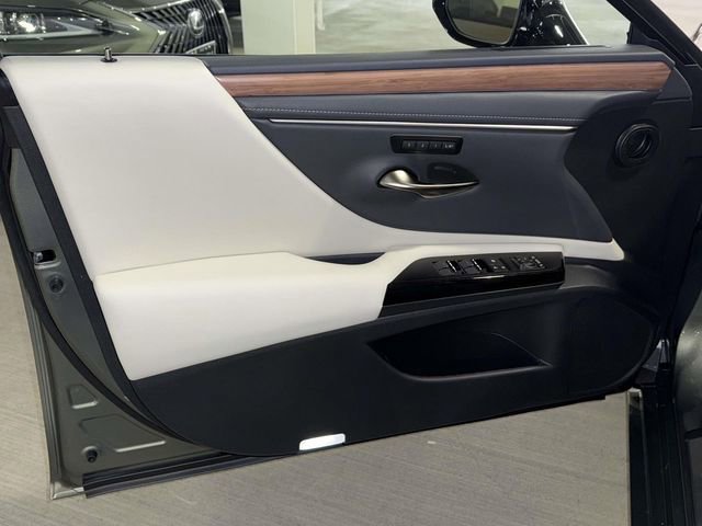 New 2025 Lexus ES 350 w/ Premium Package image 14