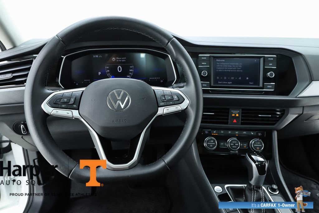 Used 2024 Volkswagen Jetta SE w/ Panoramic Sunroof Package image 57