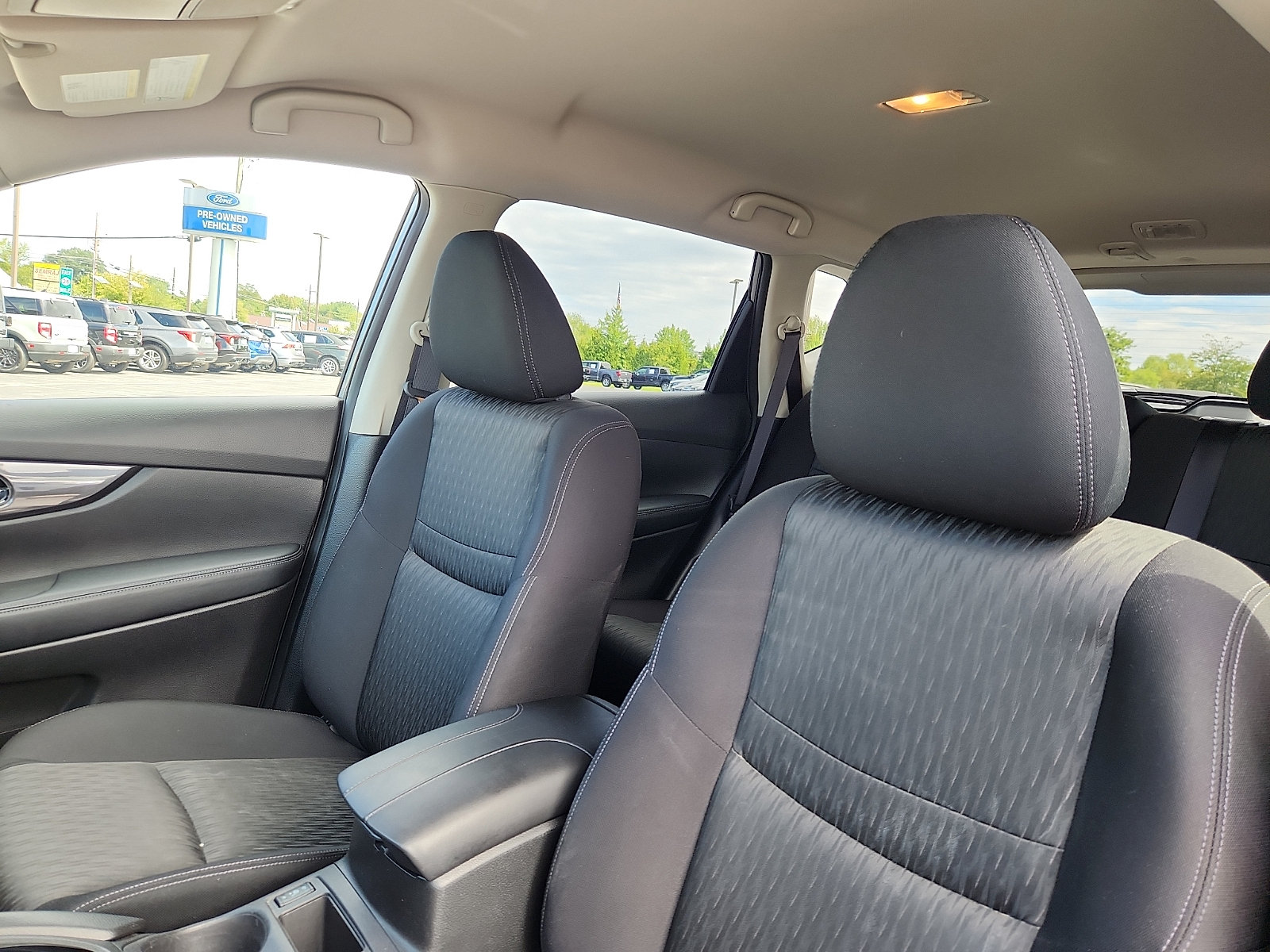 Used 2020 Nissan Rogue SV w/ Premium Package AWD/4WD image 14