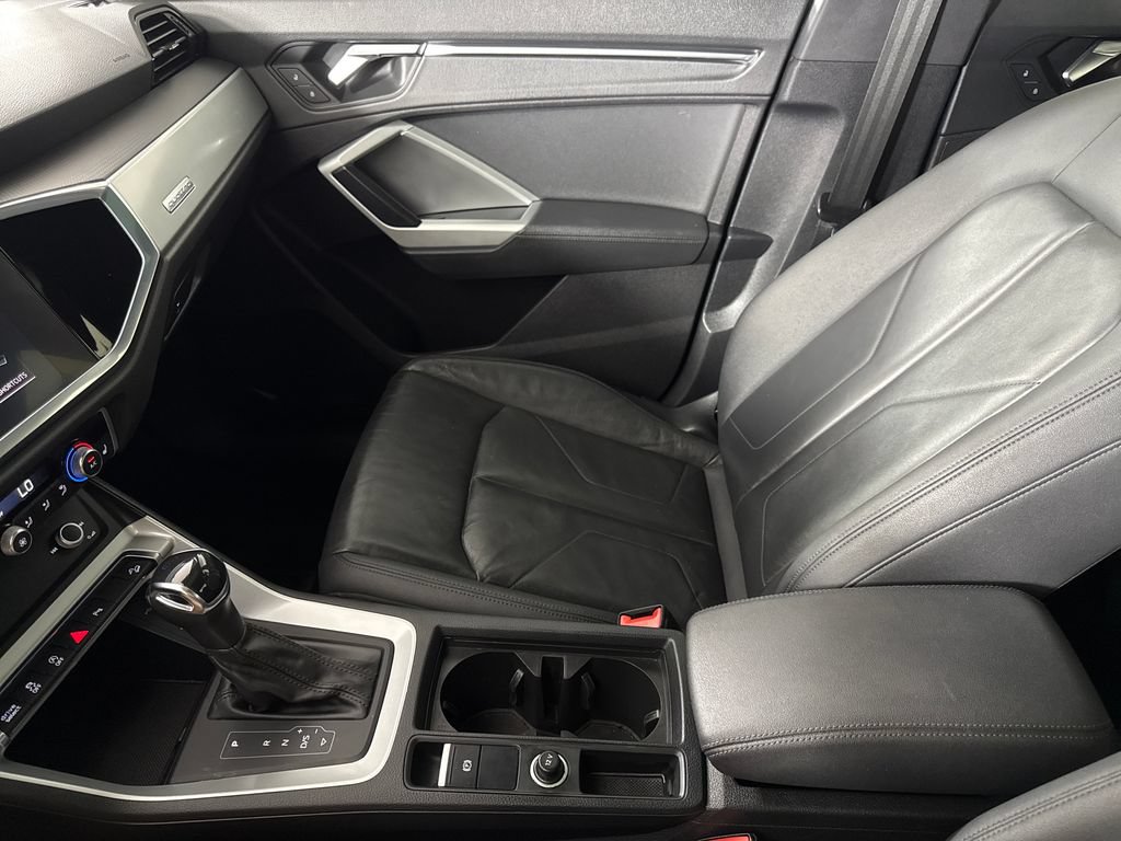 Used 2020 Audi Q3 2.0T Premium w/ Convenience Package AWD/4WD image 22