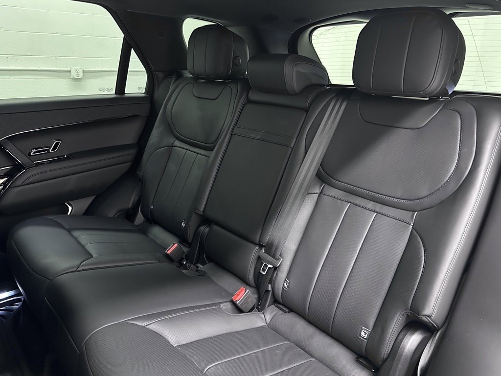Used 2025 Land Rover Range Rover Sport Dynamic SE image 15