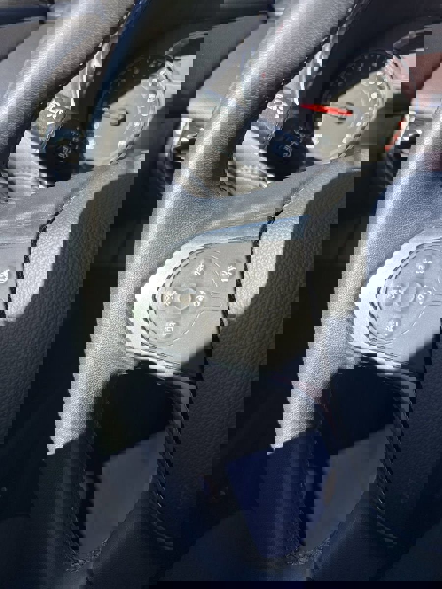 Used 2023 Chevrolet Traverse LT image 22