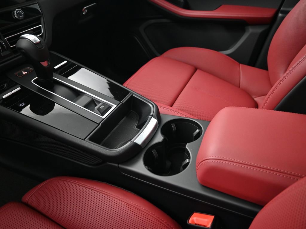 New 2026 Porsche Macan image 22