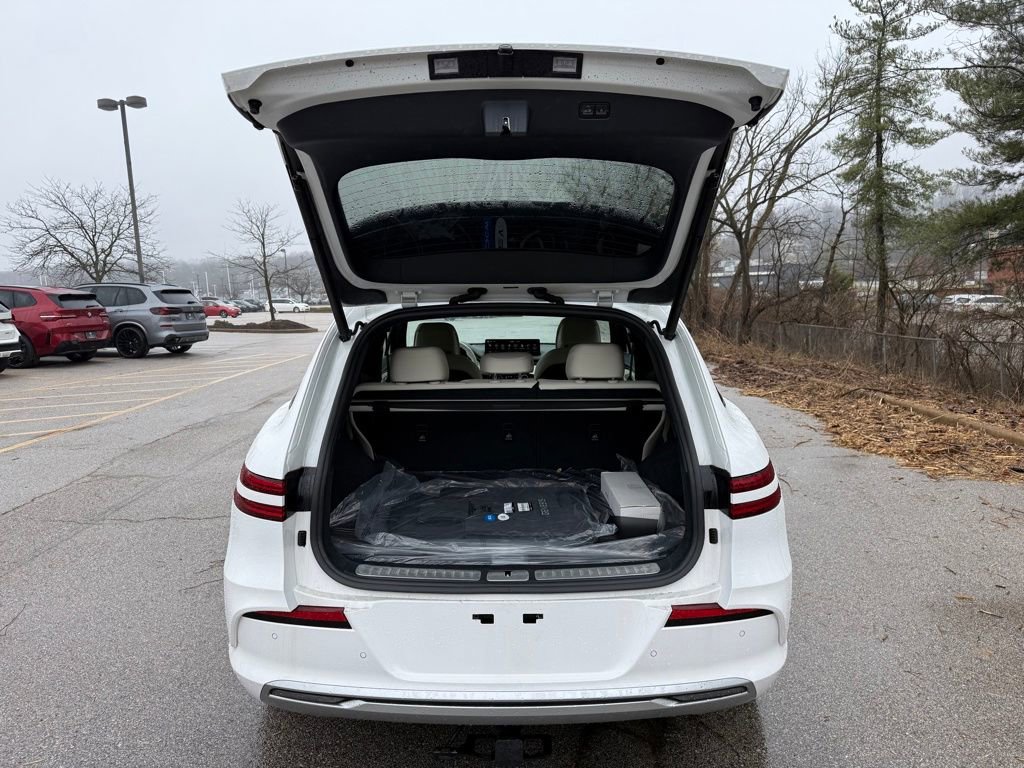 Used 2025 Genesis Electrified GV70 Advanced w/ Prestige Package image 29